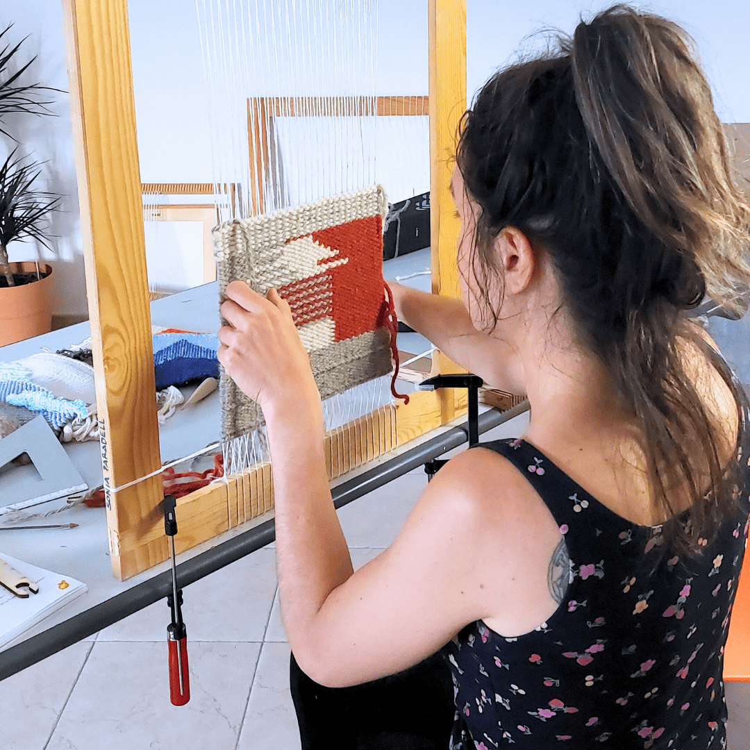 SONPARO_SCUOLA-TESSITURA-SARDEGNA-ORISTANO_Sonia-Paradell-Roig_SQUARED_Avghi-Campionario